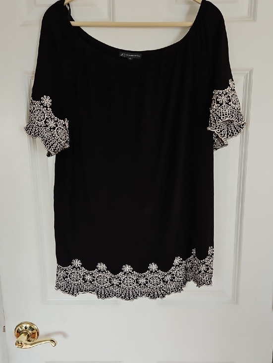 Adrianna Papell Tops - Adrianna Papell Black Scoop Neck Top